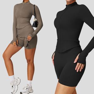 Personalizar acanalado de dos piezas gimnasio Fitness ropa roja recortada Top de talla grande entrenamiento deportes Cruz pantalones cortos ropa activa mujeres Yoga conjunto - Product Image 5