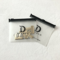 Petit sac en plastique PVC personnalisé pour bijoux, sac à fermeture éclair réutilisable pour emballage de bijoux givré