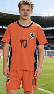 חולצת כדורגל מועדון בהתאמה אישית 100% פוליאסטר שרוולים קצרים לוגו קדמי שירות OEM לגברים הולנד בית # ג'רזי 10 - Product Image 3