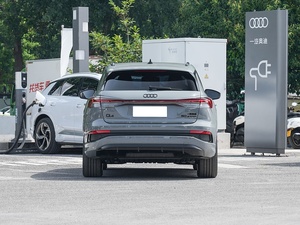 2025 Audi <span class=keywords><strong>Q4</strong></span> E-tron <span class=keywords><strong>40</strong></span> E-tron Edición Creativa 605km Depósito 2WD 4WD SUV Compacto Vehículos de Nueva Energía Coches Eléctricos para Adultos - Product Image 4