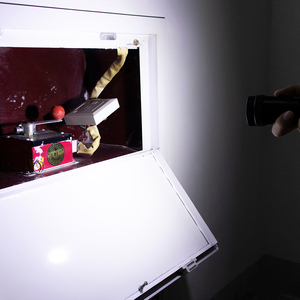 Đèn pin tự vệ đa năng 8 đèn LED bằng hợp kim nhôm chống nước, tích hợp búa an toàn, dùng cho ngoài trời - Product Image 4