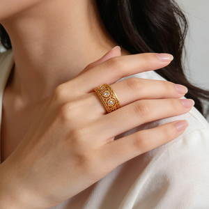 Anillo de compromiso romántico unisex de oro macizo chapado en oro de 10K/14K con diamante cultivado en laboratorio, certificado IGI, para aniversario. - Product Image 4