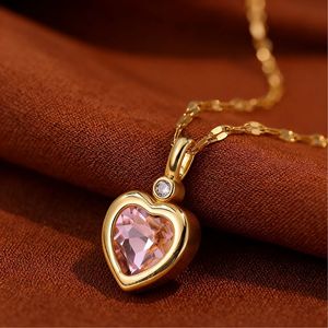 <span class=keywords><strong>Collana</strong></span> con Ciondolo Placcato Oro per Donne con Motivo a <span class=keywords><strong>Cuore</strong></span> e Cristalli Scintillanti - Product Image 3