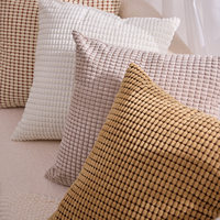 Housse de coussin carrée moderne en peluche unie avec imprimé de Noël de dessin animé et fermeture éclair pour canapé de salon