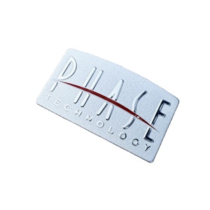 ป้ายชื่ออลูมิเนียมสีดำสั่งทำโมเดลตัวอักษรสีเงินป้ายโลโก้ด้านหน้าแกะสลักด้วยเม็ดเพชร - Product Image 1