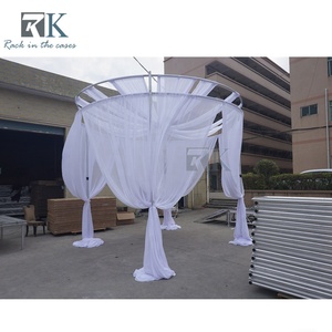 Élégant kit de barres transversales rondes pour support de drapé de mariage extérieur sur pelouse - Product Image 3