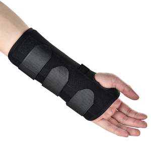 Attelle réglable respirante pour l'arthrite et le soulagement de la douleur dans le canal carpien Attelle de poignet de nuit pour le sommeil - Product Image 2