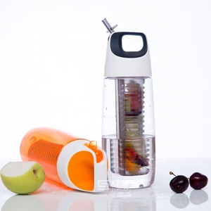 Botella de Agua Deportiva Tritan de 700 ml (24 oz) Libre de BPA con Filtro para Frutas - Product Image 6
