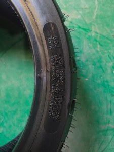Vente directe d'usine de pneus de moto sans chambre à air de haute qualité de marque OEM neuves 130/60-13 - Product Image 2