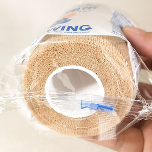 ผ้าพันแผลยืดหยุ่นแบบมีกาวในตัวเบสเวลล์ ยืดหยุ่นได้ เหมาะสำหรับการป้องกันการบาดเจ็บจากการเล่นกีฬา ยืดหยุ่นได้สองทิศทาง ไม่ติดผิว - Product Image 1