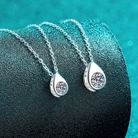 Collier pendentif goutte d'eau en argent sterling 925 plaqué rhodium avec moissanite certifiée GRA, pierre centrale taillée en goutte d'eau, sertie en canal