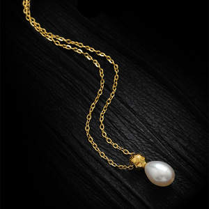 Collar de Cadena con Colgante de Perlas de Acero Inoxidable Chapado en Oro Vintage de Alta Calidad y Tendencia para Mujer - Product Image 2