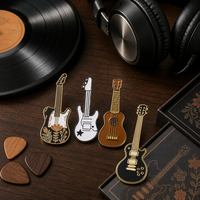 Chine fabricant personnalisé haute qualité bande Instrument noir guitare broche or métal Badges doux dur émail épinglettes pour cadeau