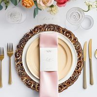 Assiettes de présentation en or antique, chargeurs d'assiettes à dîner de 13 pouces, chargeur rond en plastique gaufré pour la décoration de dîner et de mariage
