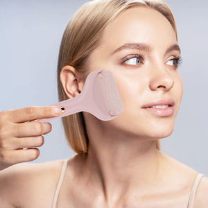 Rodillo de Hielo y Masajeador 2 <span class=keywords><strong>en</strong></span> 1 - Masajeador Facial y Corporal para Aliviar <span class=keywords><strong>la</strong></span> Hinchazón, Relajar los Músculos y Cuidado de <span class=keywords><strong>la</strong></span> Piel - Product Image 3