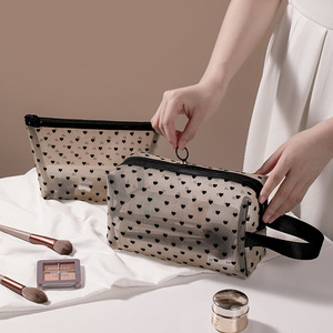 Haute qualité Nylon pochette cosmétique Portable voyage stockage maquillage sac étanche fermeture éclair Durable mode Design lettre motif - Product Image 3