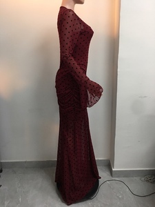 เดรสยาวแขนกระดิ่งผ้าตาข่ายซีทรูแต่งลายดอกไม้สำหรับผู้หญิง พร้อมเดรสซับใน แฟชั่น - Product Image 6