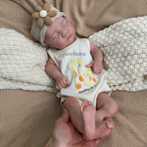 Bambino Reborn Artificiale Morbido da 18 Pollici (44 cm) in Silicone Solido con Occhi Chiusi e Succhietto per Bambini Piccoli - Product Image 5