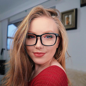 Montature per Occhiali Personalizzate con Ali Sottili Oversize, Lenti Ottiche Anti Luce Blu di Base - Product Image 1