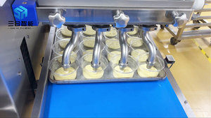 Déposant à plusieurs pistons Applicable aux gâteaux, au pain, aux desserts à la mousse, aux choux <span class=keywords><strong>et</strong></span> à d'autres produits pour le remplissage quantitatif - Product Image 3