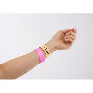 Bracelets en TYVEK de couleur unie, 19 mm (3/4 po), impression de texte personnalisée pour la marque et le contrôle d'accès. - Product Image 5