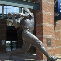 Sculpture de joueur de baseball en laiton moulé en usine, taille réelle, statue de bronze d'homme jouant au baseball