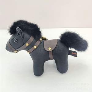 Porte-clés LED en cuivre en forme de poney de dessin animé, pendentif de sac, cadeau de poupée tendance et polyvalent, en trois dimensions, sûr, en stock, vente en gros - Product Image 3