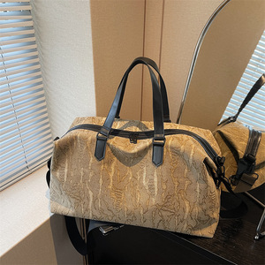 Nueva Bolsa de Gimnasio Multifuncional Impermeable a la Moda, Bolsa de Hombro Individual de Gran Capacidad, Estilo Vintage Premium - Product Image 1