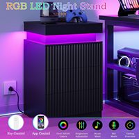 Juego de 2 Mesitas de Noche con Estación de Carga y Luces LED, Mesita de Noche Moderna Negra con Tapa Deslizante, Mesa Auxiliar Acanalada