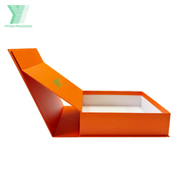 Caja de regalo de exhibición de ropa de lujo de papel plegable con imán naranja personalizado, caja de regalo Premium para embalaje de ropa