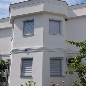 Porta Avvolgibile Automatica <span class=keywords><strong>in</strong></span> Alluminio, Porta Garage Isolata con Serranda Avvolgibile, Porta Elettrica di Sicurezza, Prezzo di Fabbrica Personalizzato - Product Image 1