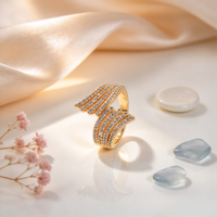 Großhandel 18K Vergoldeter Wasserfall-Flügel CZ Offener Art Deco Hypoallergener Schmuckring Anillo En Capas