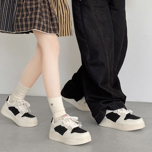 Zapatillas de diseño original de talla pequeña, unisex, para las cuatro estaciones, con suela gruesa y efecto de aumento de altura. Zapatillas blancas de moda. - Product Image 4