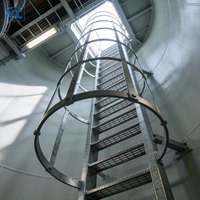 Échelle d'urgence en acier, escalier métallique, plateforme, cage en acier, échelle à marches