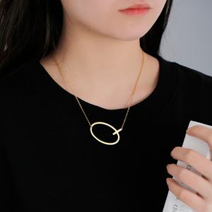 Nuevo Collar de Acero Inoxidable con Letras Grandes, Personalizado, Antideslustre y de Alto Brillo para Mujer, Venta al Por Mayor - Product Image 3
