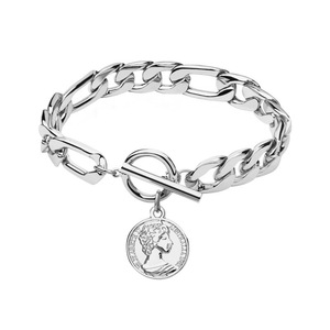 Bracelet Chaîne Figaro Épaisse en Alliage Plaqué Or 18K avec Pendentif Pièce Ronde OT pour Femme - Bijoux de Mode Personnalisés - Product Image 4