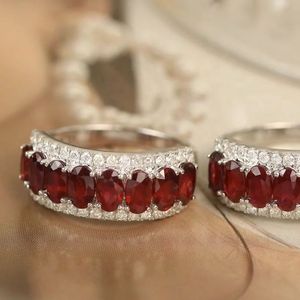 แหวนทองคำขาวบริสุทธิ์ 18K ยี่ห้อซินฟลาย ประดับเพชรธรรมชาติ 0.42 กะรัต และทับทิม 2.8 กะรัต รับรองโดย GRC ผลิตเพื่อขายส่ง - Product Image 5