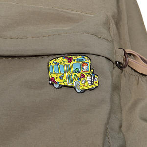 Simpatica spilla con spilla in smalto per scuolabus simpatica spilla con spilla per spille sullo zaino accessori per abbigliamento gioielli di moda regali per amici - Product Image 2