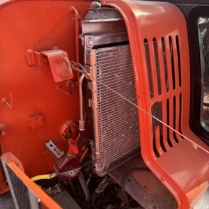 Mini-excavatrice sur chenilles hydraulique Doosan DX60LC avec moteur Yanmar, haute maniabilité, idéale pour les travaux de terrassement et d'entretien agricole - Product Image 6