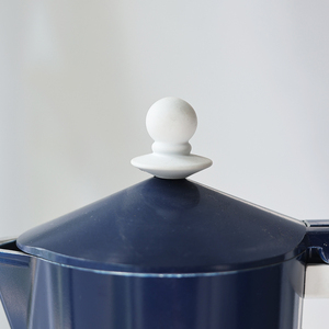 Cafetera Espresso <span class=keywords><strong>Moka</strong></span> Portátil con Diseño Exclusivo en Contraste Azul y Blanco, con Mango Antiescaldante y Construcción Metálica - Product Image 5