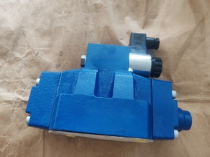 Válvula de Control Direccional Proporcional de Alto Rendimiento 4WRZ25E325-5X/6A24NTZ4/D3M-20 4WRDE16V1-125L-5X/6L24Z9/WG021MR - Product Image 4