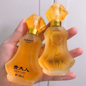 น้ำหอม Lulanzi Classic 35 มล. แบรนด์จีน กลิ่นหอมสำหรับผู้หญิง ติดทนนาน สดชื่น หรูหรา กลิ่นดอกไม้ผสมผสาน ให้ความรู้สึกหรูหรา ทันสมัย - Product Image 4