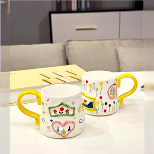 Taza de Cerámica con Diseño de Amor de Dibujos Animados, Creativa, para Parejas, de Alta Calidad, Linda, Apta para Microondas, Resistente a Altas Temperaturas, para Uso en Cafeterías - Product Image 2