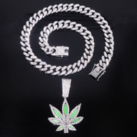 Collier Hip Hop plaqué or avec pendentif feuille de chanvre en alliage et cristal, chaîne torsadée Singapour, style diamant mode
