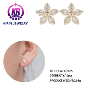 Haute qualité Simple étincelle cristal Zircon fleur boucles d'oreilles délicate fantaisie délicatesse plaqué or pour la fête de fiançailles de mariage - Product Image 2