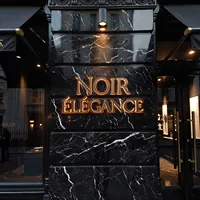 Enseigne de magasin personnalisée à lettres rétroéclairées écoénergétiques avec logo dynamique en métal 3D en acier inoxydable à halo lumineux pour la publicité en vitrine