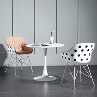 Table de meubles de restaurant blanche de luxe nordique Tulip Base Table de salle à manger ronde en métal en bois