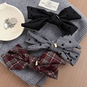 <span class=keywords><strong>Pince</strong></span> à cheveux en laine à pois gris, nœud gris pour un <span class=keywords><strong>chignon</strong></span> <span class=keywords><strong>facile</strong></span>, accessoires capillaires polyvalents pour femmes - Product Image 1