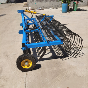 Гидравлический подъемник для мульчирующей пленки с рабочей шириной от 3 до 5 метров и плотными пружинными зубьями для эффективного удаления - Product Image 3