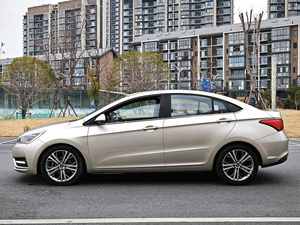 Voitures d'occasion Chery 2017 Arrizo 5 1.5 CVT Édition Luxe Automatique Prix Abordable Extérieur Doré Bien entretenue Voiture à essence d'occasion - Product Image 3